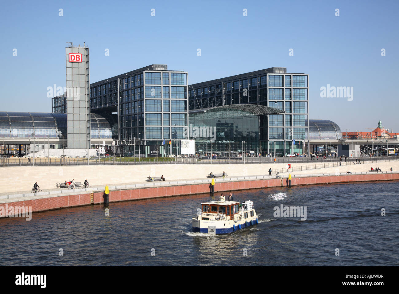 Berlin Mitte Spree Hauptbahnhof DB Deutsche Bahn Central Main Station