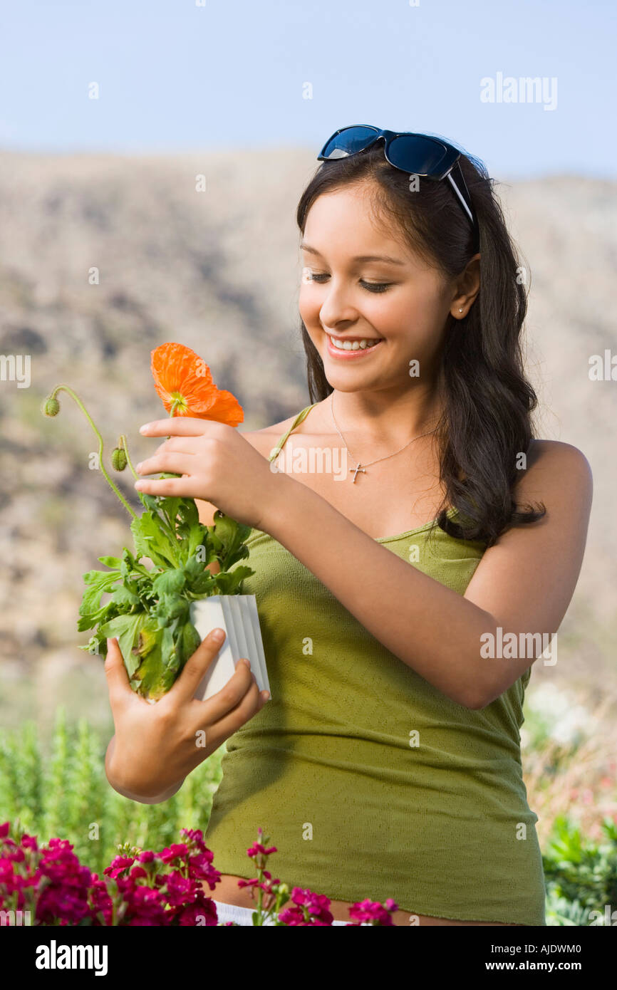 Young woman plant garden centre hi-res stock photography and images - Alamy