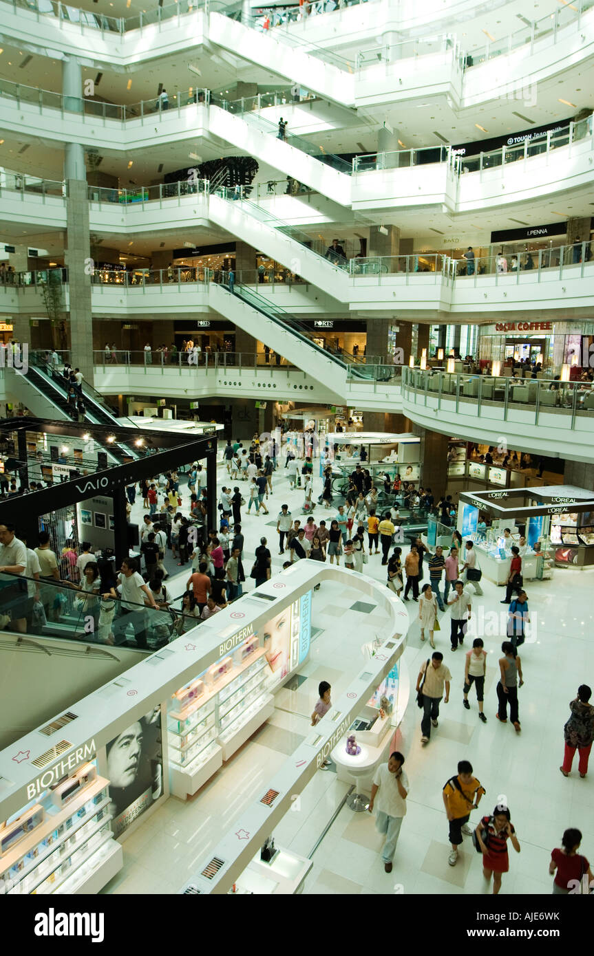 Levis 2024 gateway mall