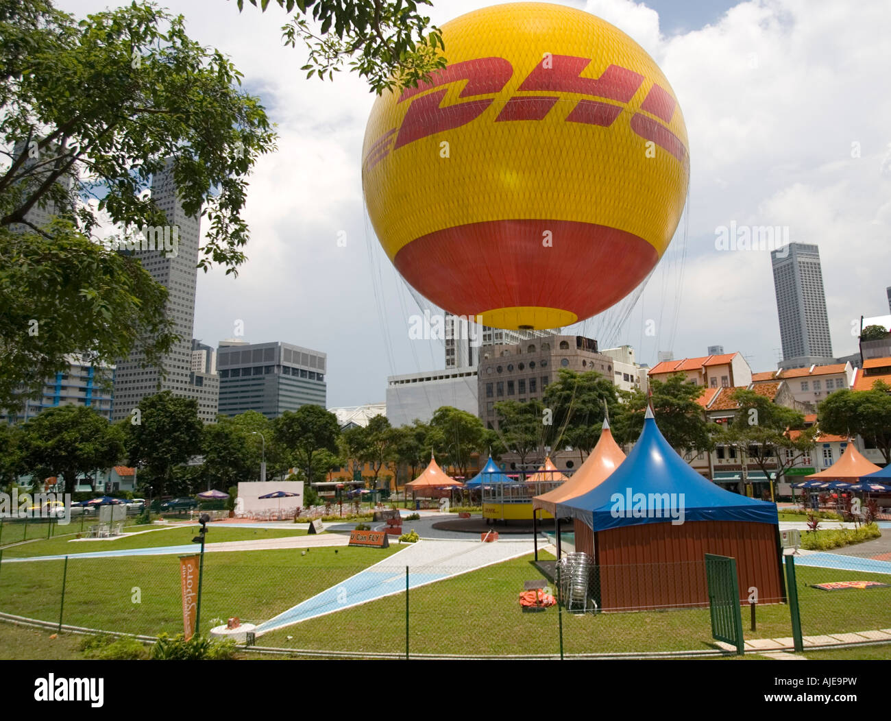 Helium balloon rides hires stock photography and images Alamy