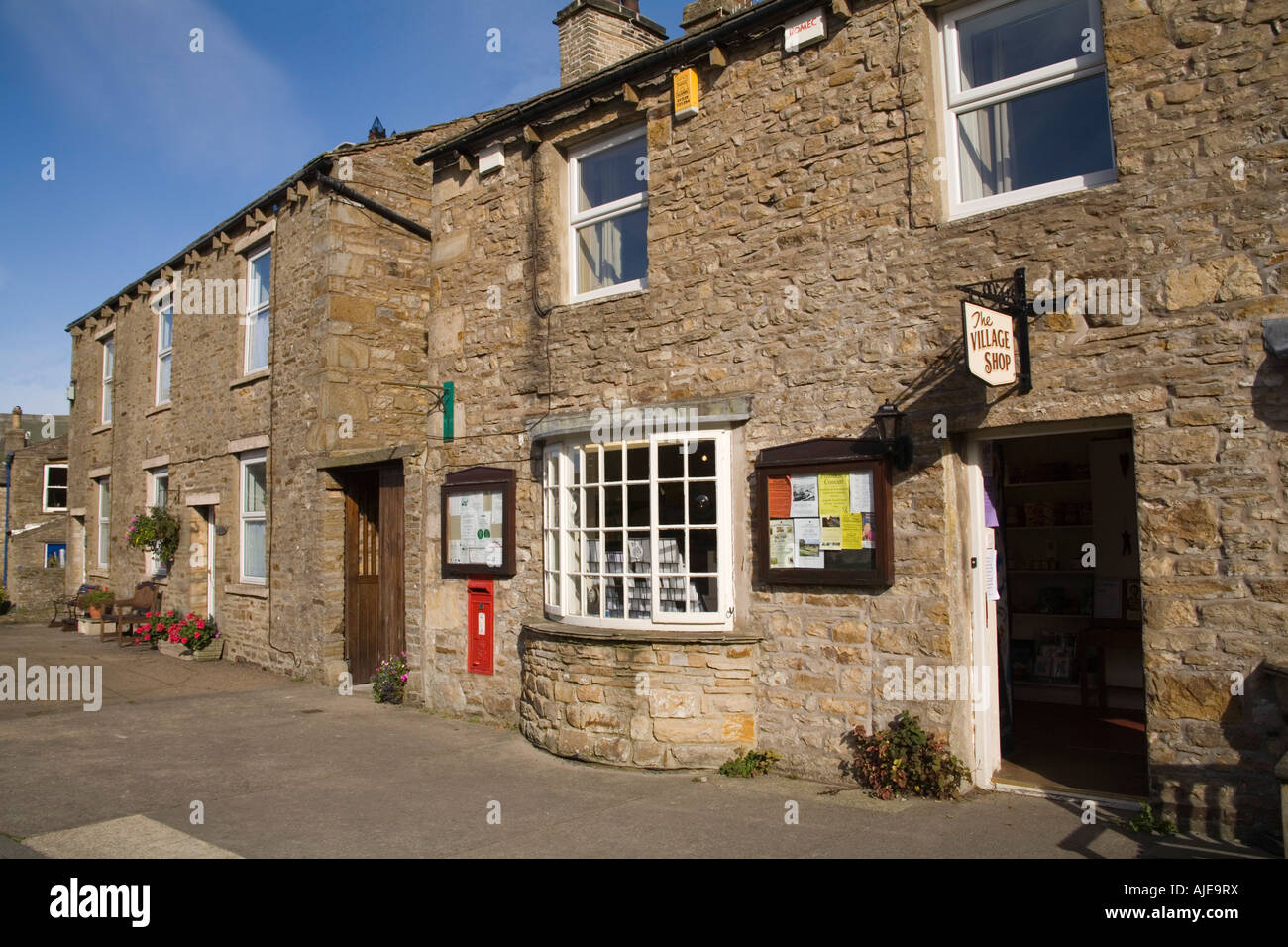 BAINBRIDGE NORTH YORKSHIRE England UK The village shop and houses in