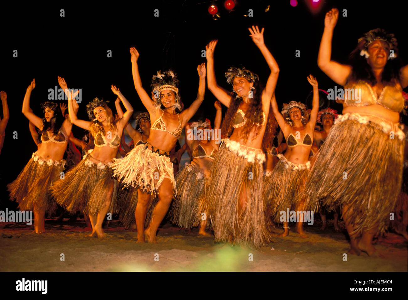easter-island-rapa-nui-dancer-hi-res-stock-photography-and-images-alamy