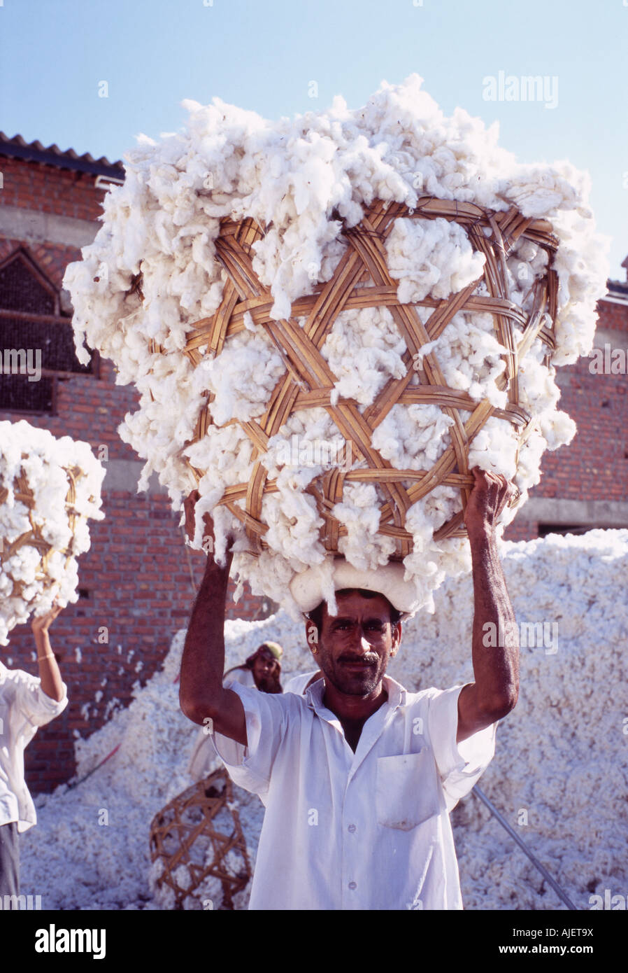 Workers in cotton mill hires stock photography and images Alamy