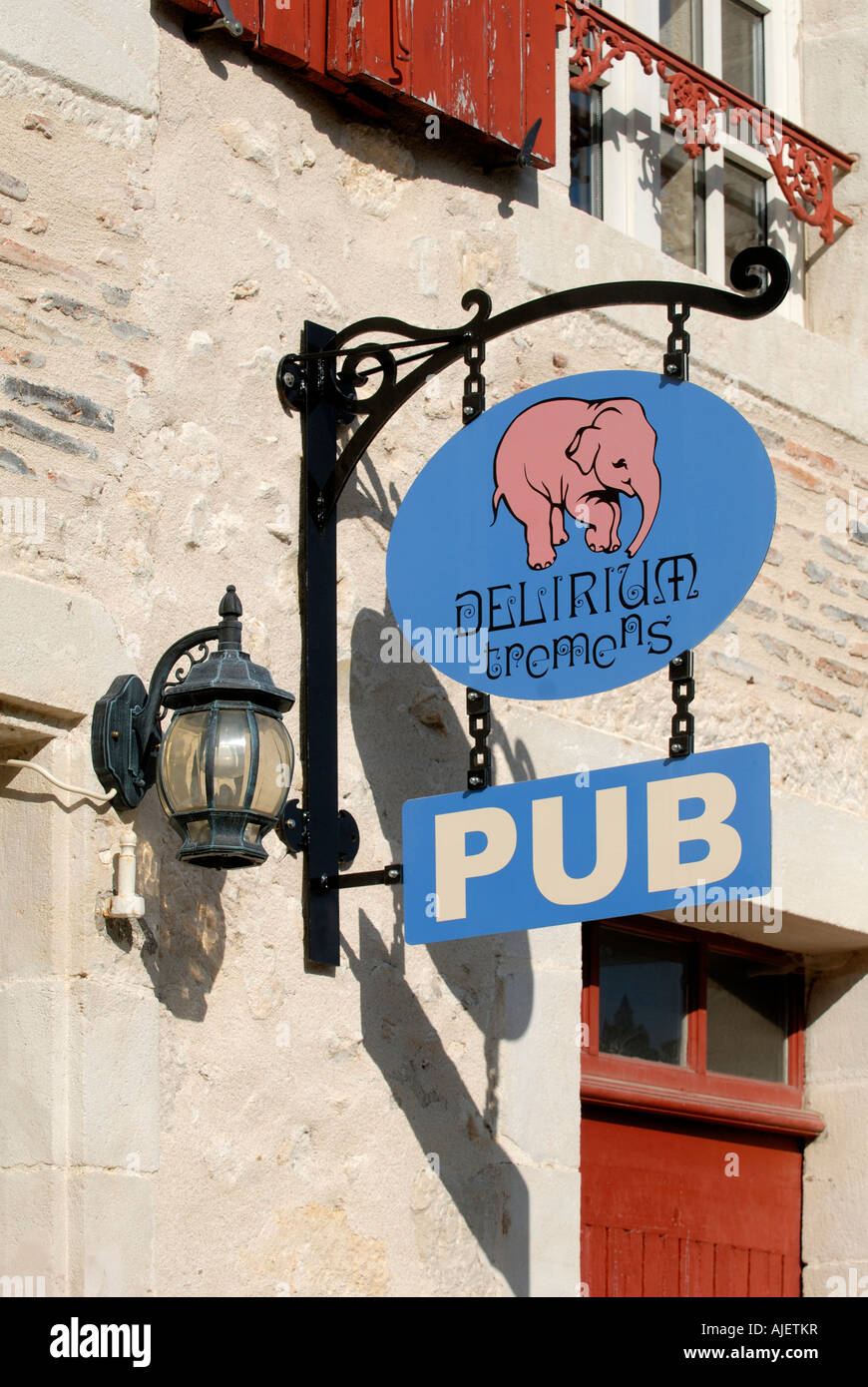 "Delirium Tremens" hanging pub sign, Montmorillon, Vienne, France Stock