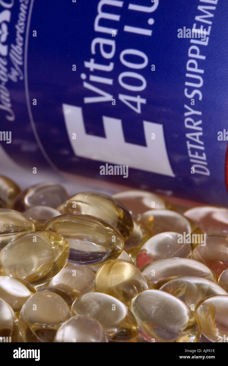 Vitamin e supplement label hi-res stock photography and images - Alamy