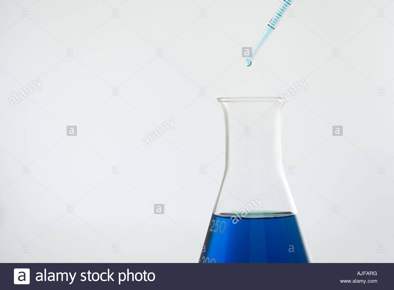 Volumetric Flasks Stock Photos & Volumetric Flasks Stock Images Alamy