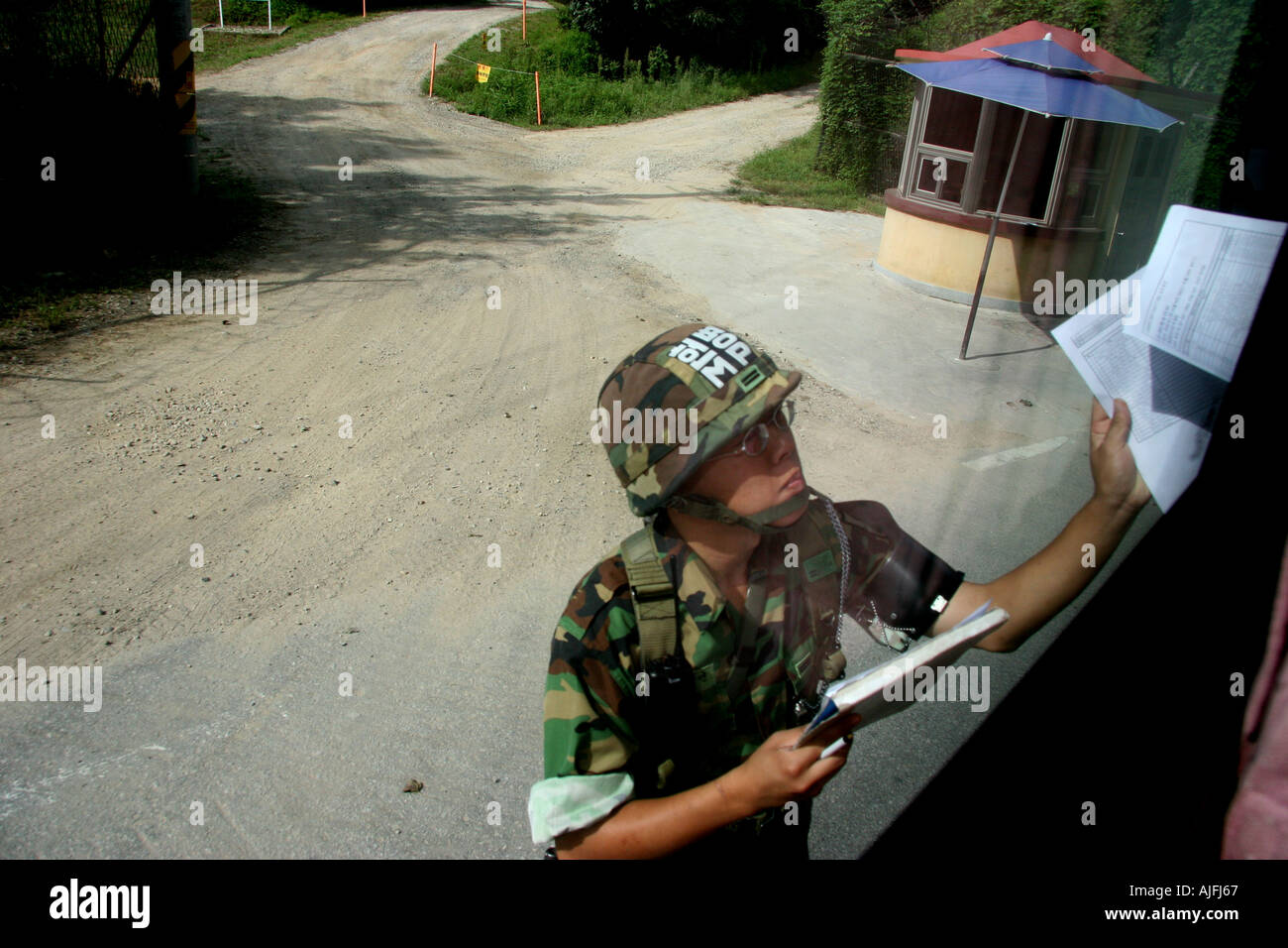 DMZ Border South Korea Soldier Border Check Stock Photo - Alamy