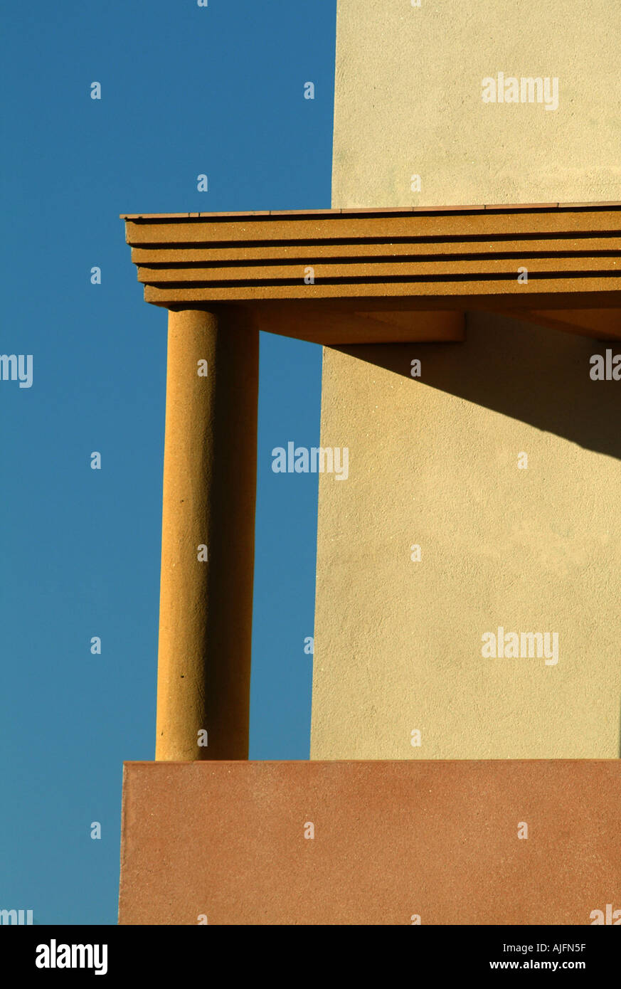 Geometric column hi-res stock photography and images - Alamy