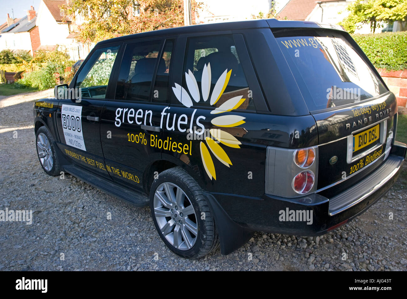 Black Range Rover promoting 100 Biodiesel green fuels zero carbon dioxide Cheltenham UK Stock Photo