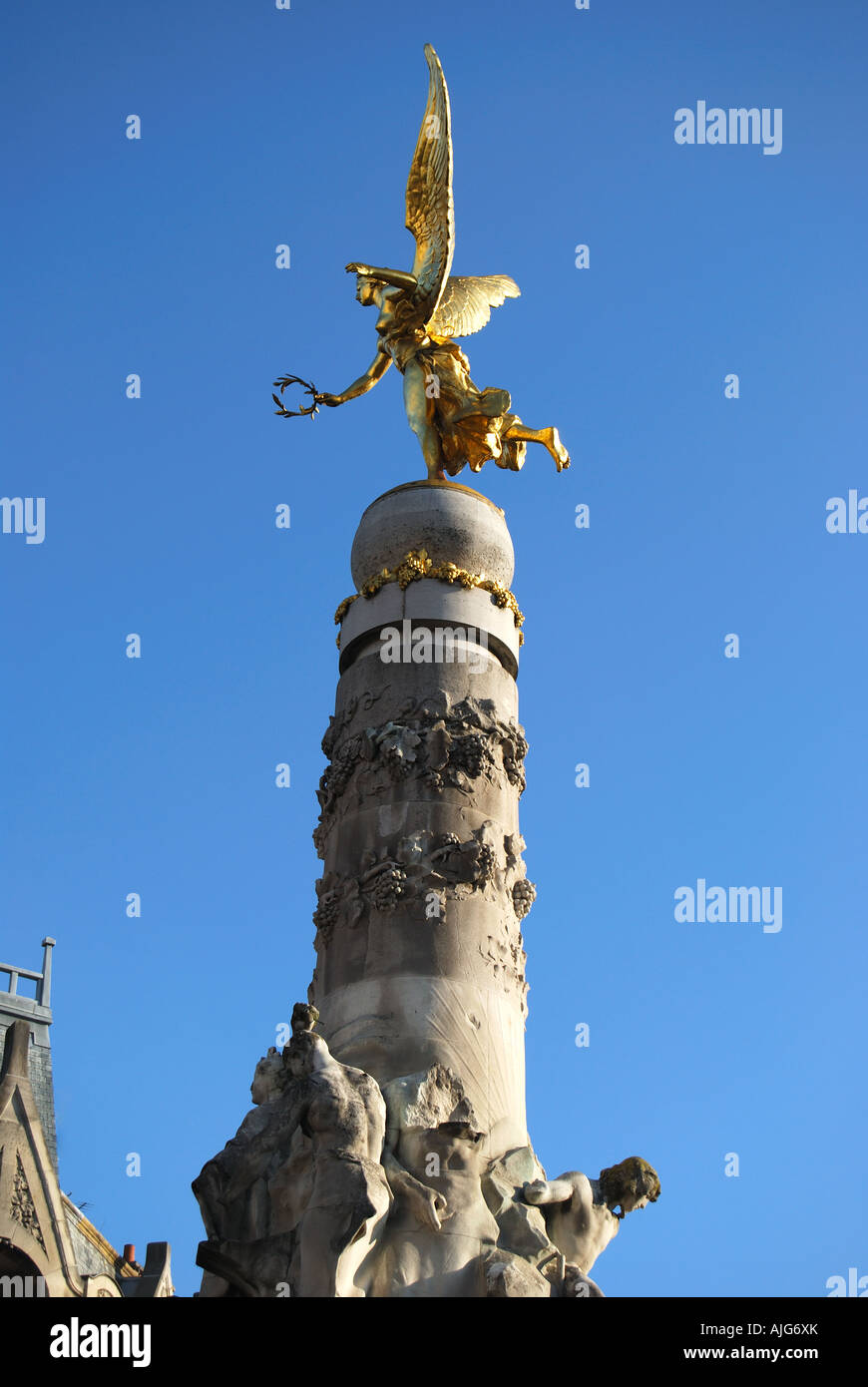 Golden Angel, Sube Fountain, Place Drouet d 'Erlon, Reims, Marne, Champagne-Ardenne, France Stock Photo