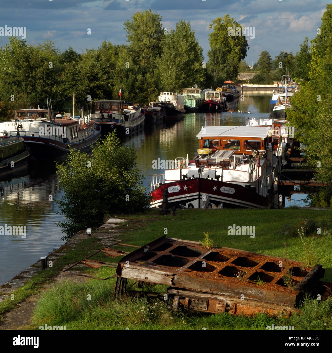 River Saone in the Cote D Or France Boats on an Old Canal Lock at St Jean  de Losne near Dijon Stock Photo - Alamy
