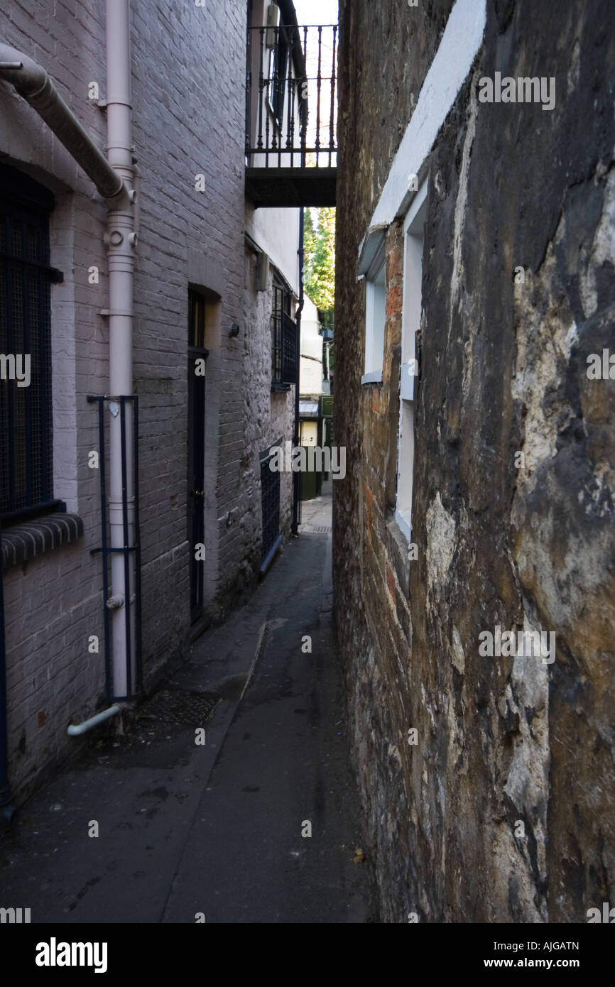 Old Lane to pub in Oxford Stock Photo Alamy