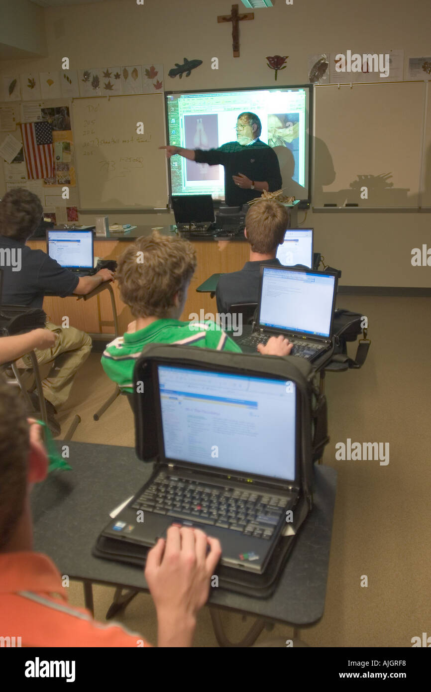 Biology class hi-res stock photography and images - Alamy