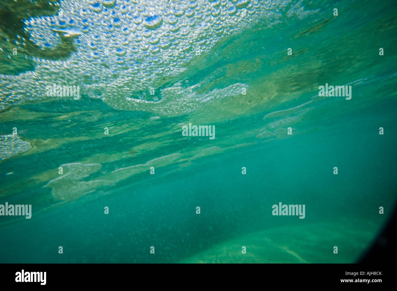 Crystal blue ocean water hi-res stock photography and images - Alamy