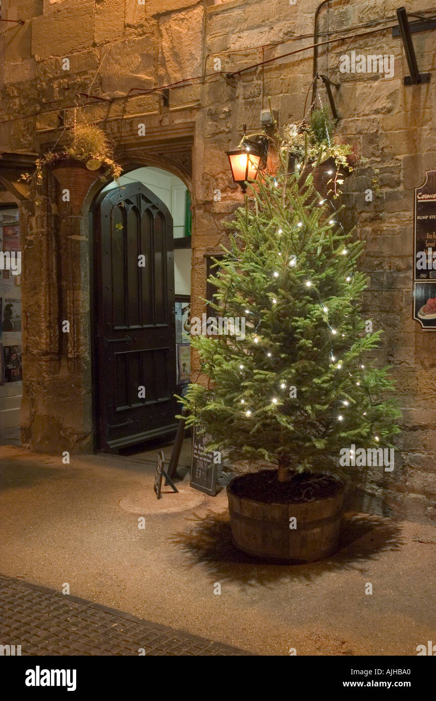 Christmas lights and decorations in Burford High Street Stock Photo Alamy