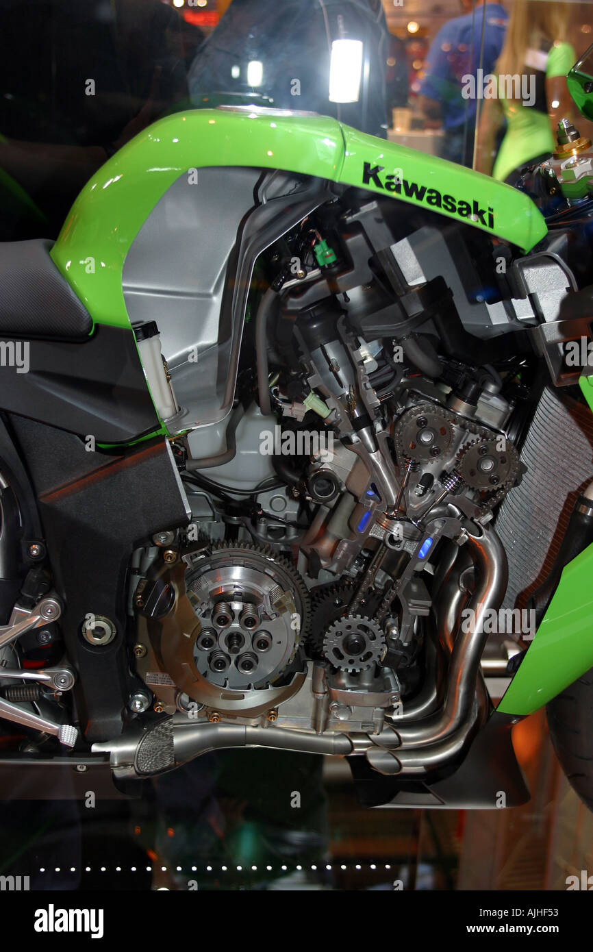 kawasaki engine cut away to expose the inner workings Stock Photo - Alamy