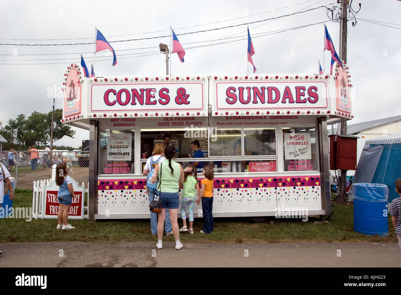 Ice cream vendor kiosk at county fair Stock Photo Alamy