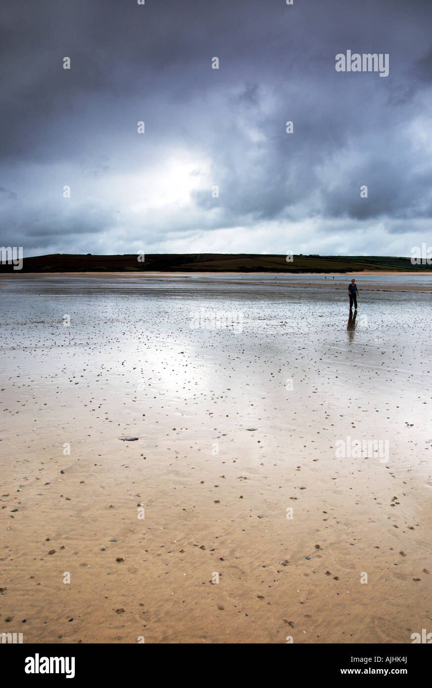 Lonely walker hi-res stock photography and images - Alamy