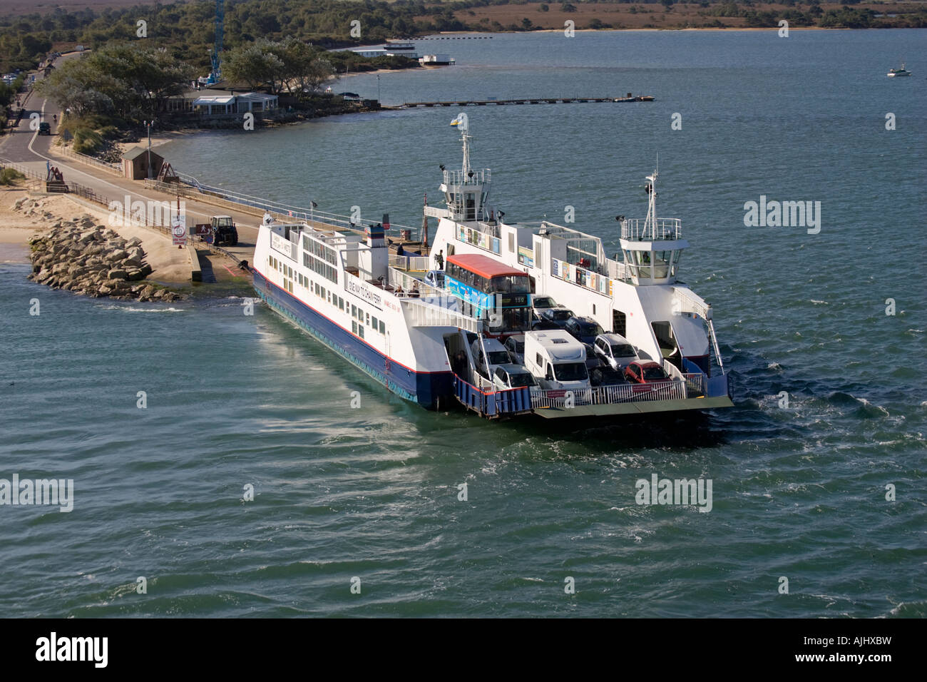 Bramble Bush Bay chain car ferry crossing to Sandbanks Peninsula Poole ...