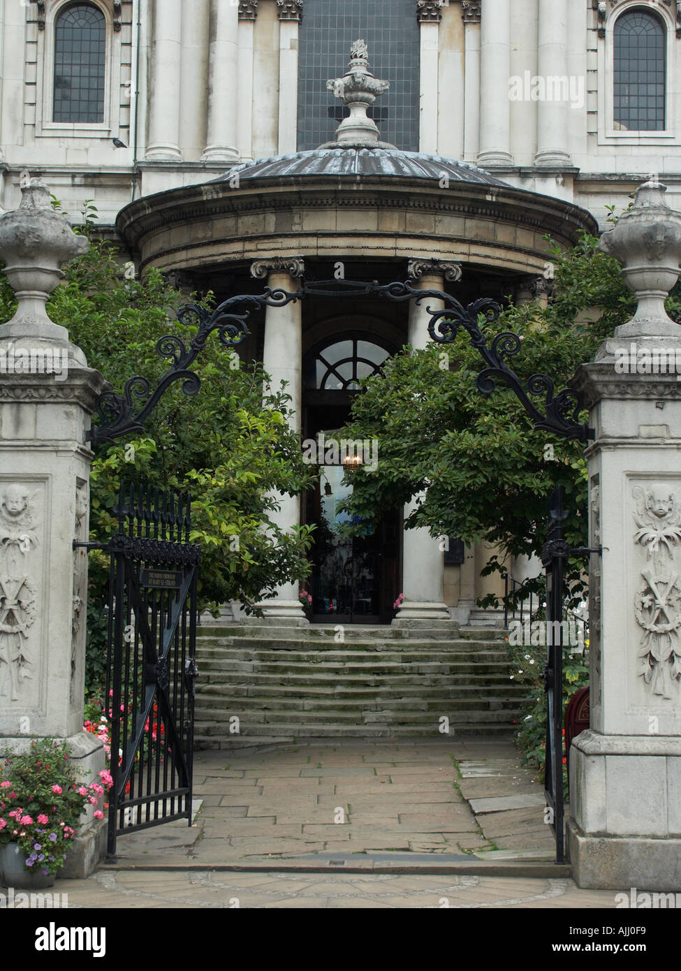 Saint Mary le Strand Church on the Strand Association of Wrens London England UK Stock Photo