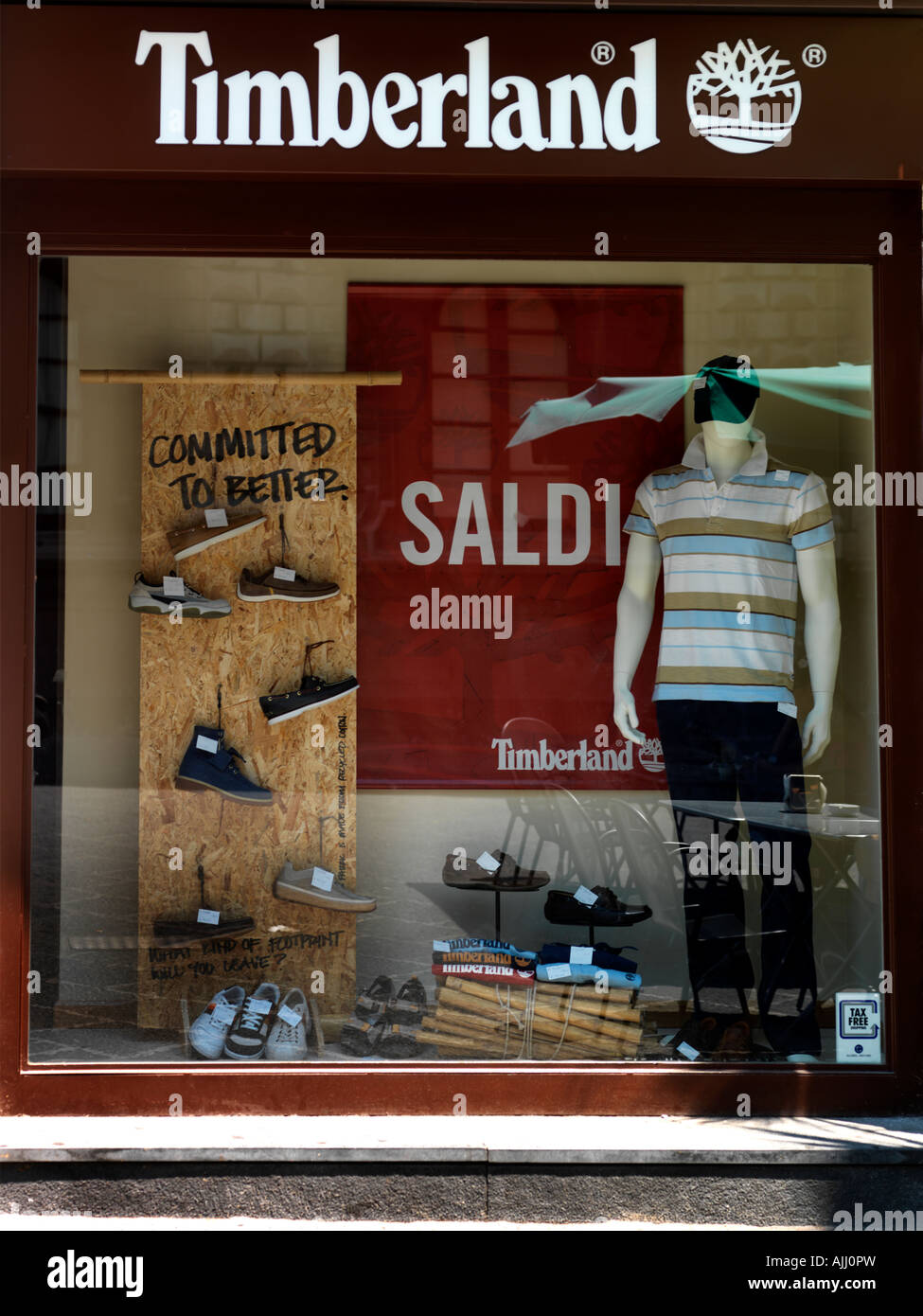 A 3514 Timberland Shop English Italian Writing Via Etnea Catania Sicily  Italy bilingual language Stock Photo - Alamy
