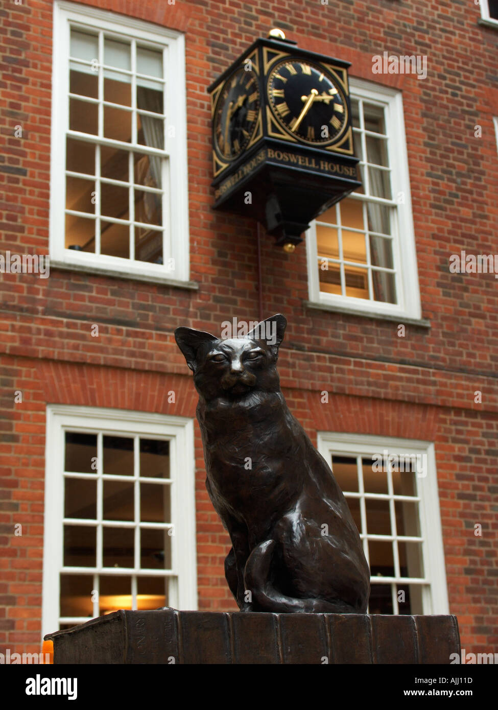 Statue of Hodge the cat of London author Dr Samuel Johnson 1709 1784