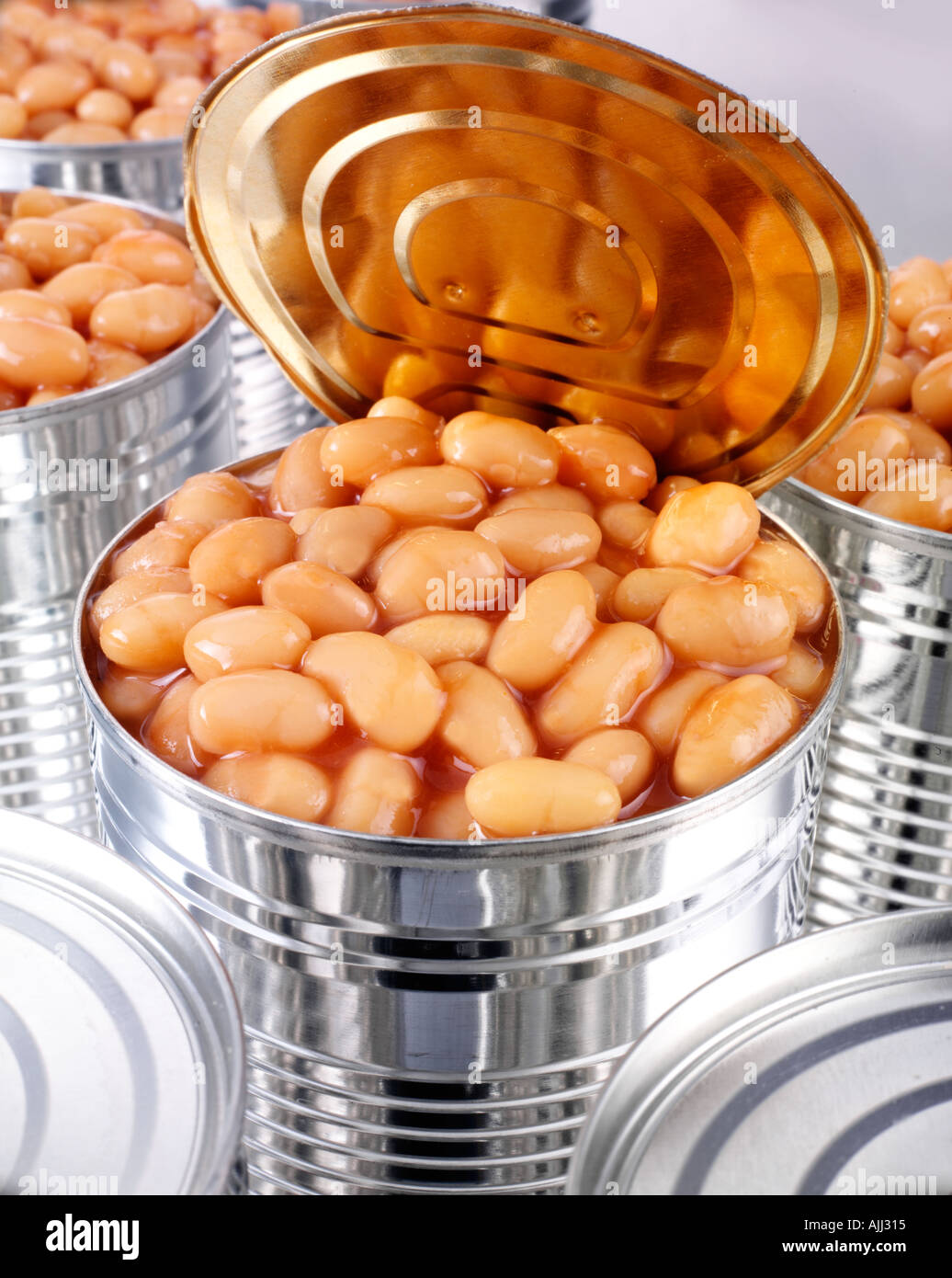 Open can baked beans tomato sauce hi-res stock photography and images ...