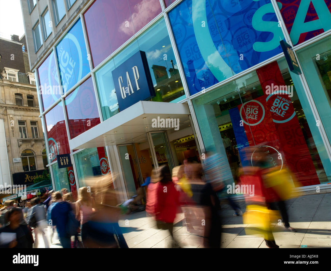 gap store oxford street