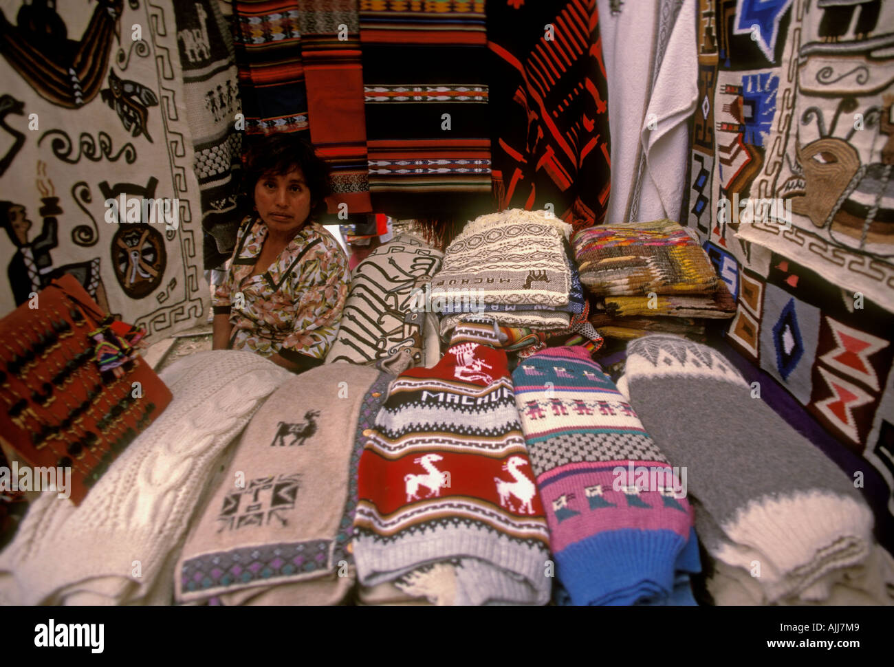 Peruvian woman, female vendor , Puente Ruinas, Urubamba River Valley, Machu Picchu, Peru Stock Photo