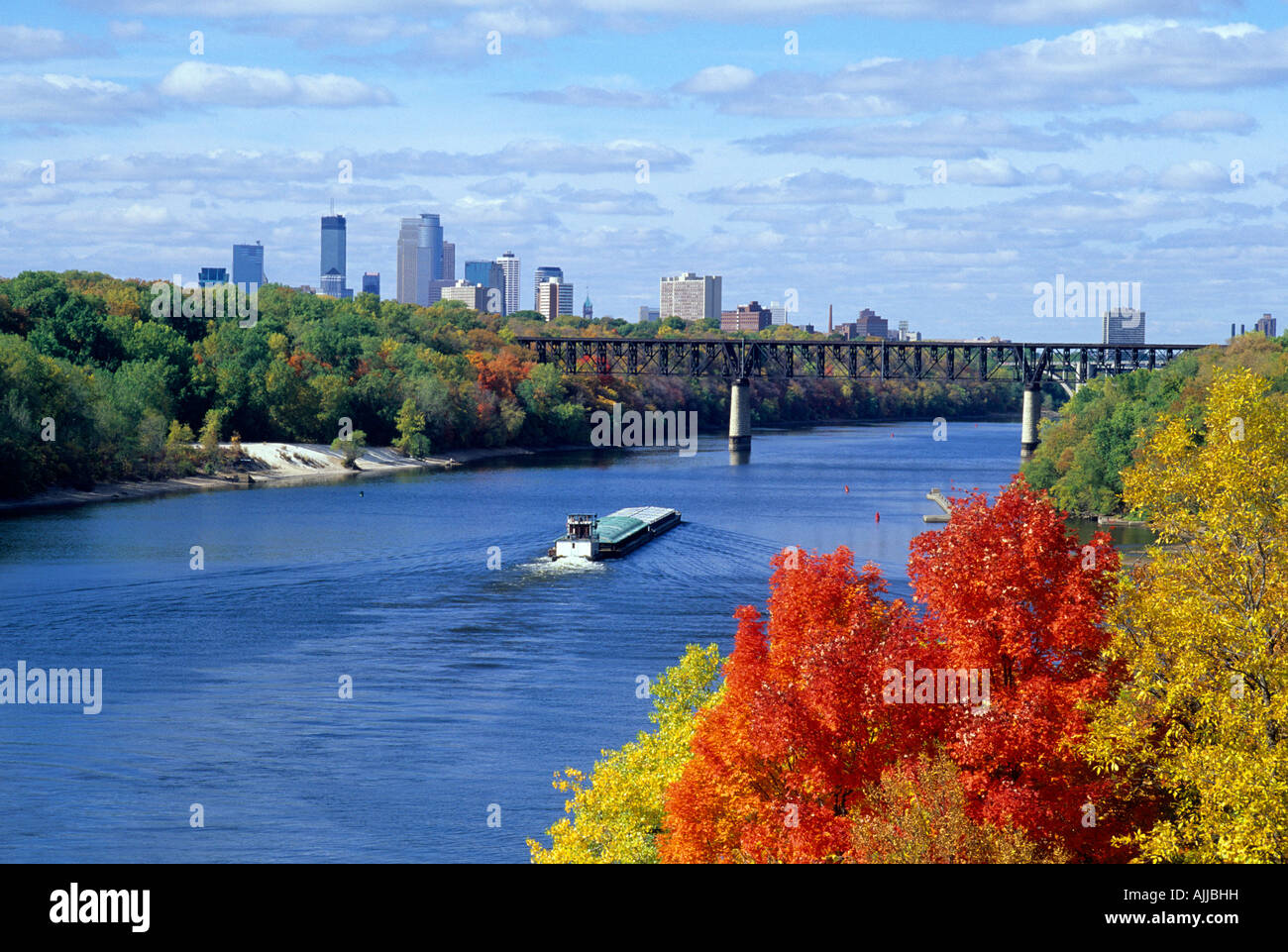 MISSISSIPPI RIVER AND SKYLINE OF MINNEAPOLIS, MINNESOTA ON A FINE Stock