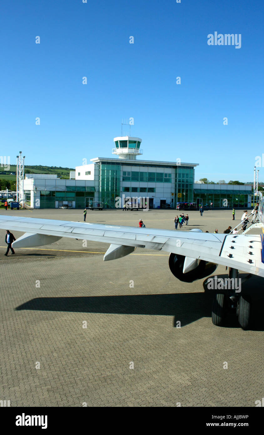 City of derry airport hi-res stock photography and images - Alamy