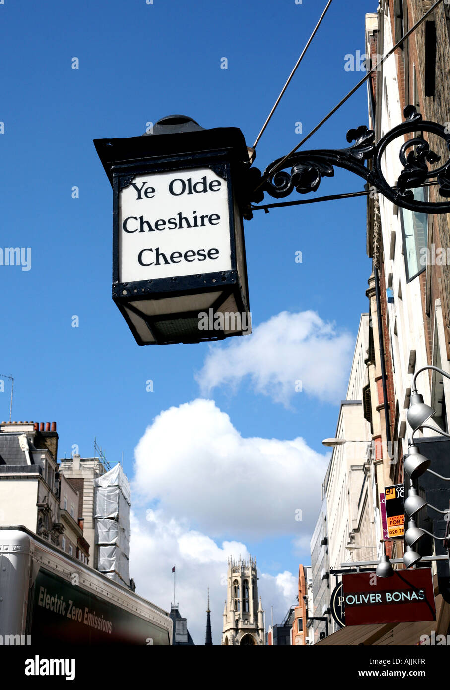 Sign for Ye Olde Cheshire Cheese famous Fleet Street pub in London Stock Photo