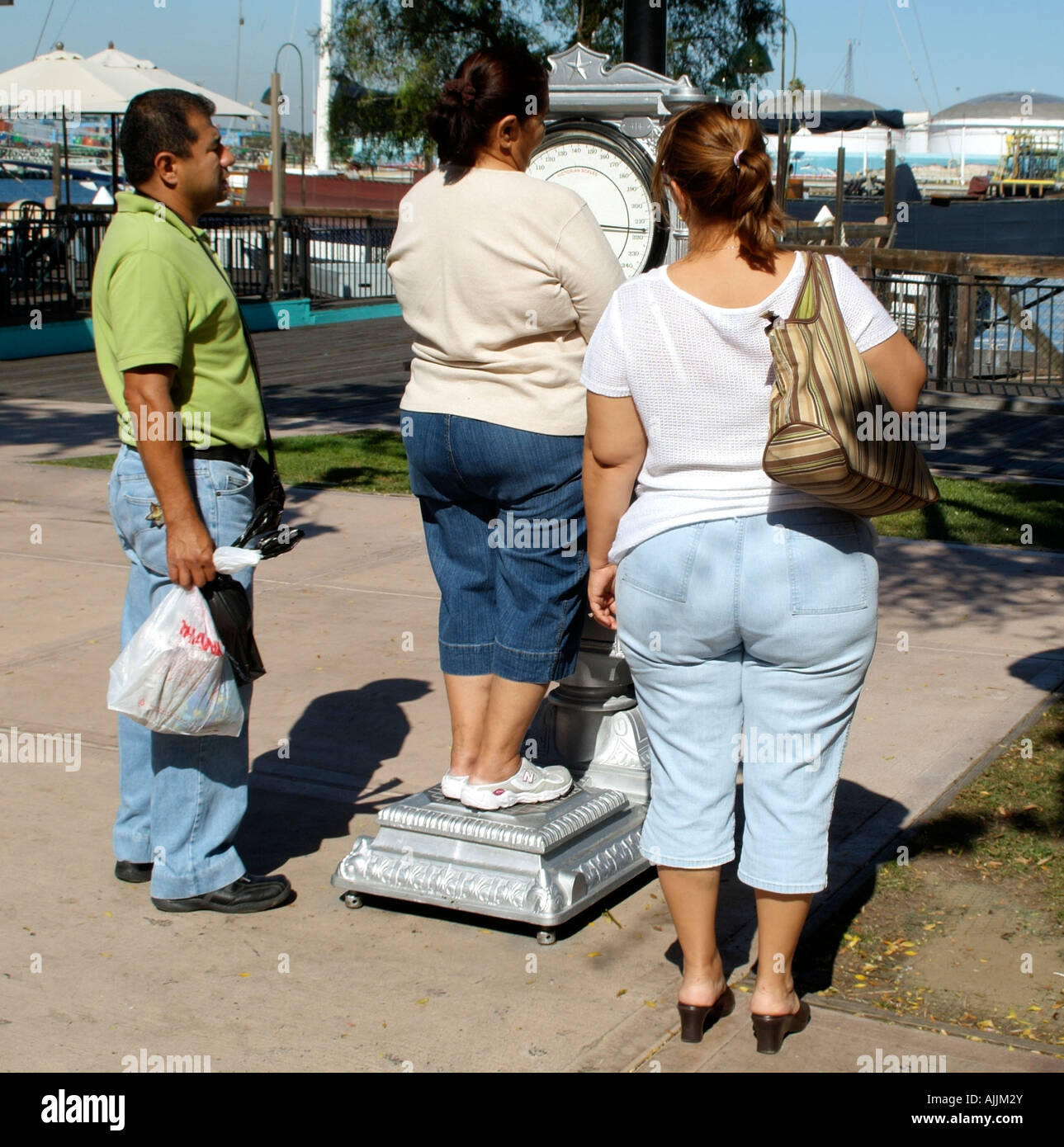 Public weighing scales hi-res stock photography and images - Alamy