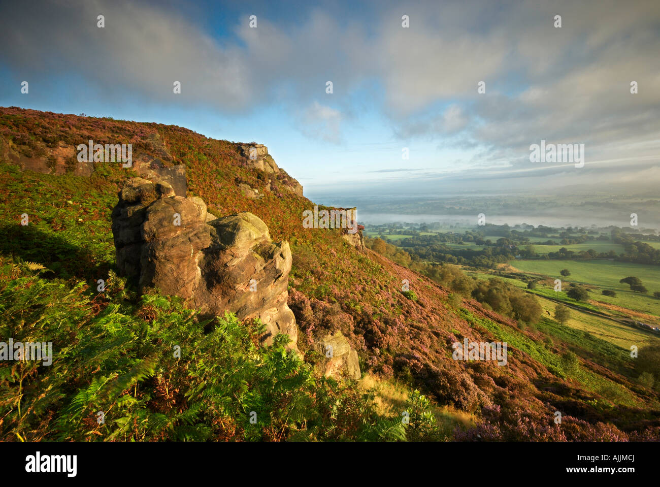 Rock Formation Viewing The Cheshire Plains Cloudside Bosley Cloud Cheshire UK Stock Photo