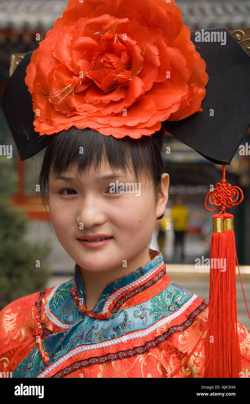 Manchu Women Wearing Traditional Dress Stock Photo - Alamy