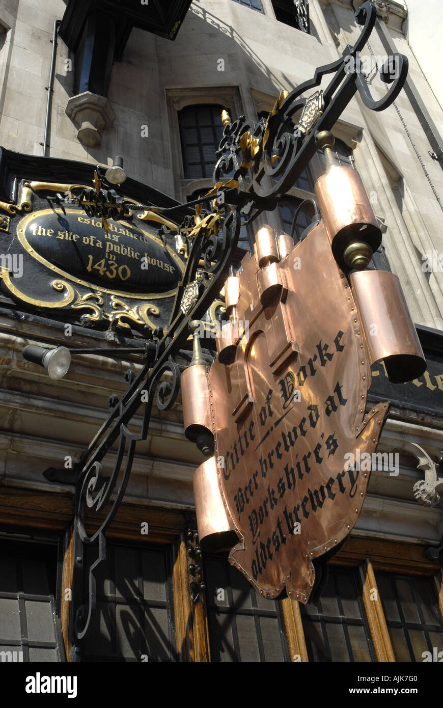 Cittie of Yorke pub in High Holborn London Stock Photo