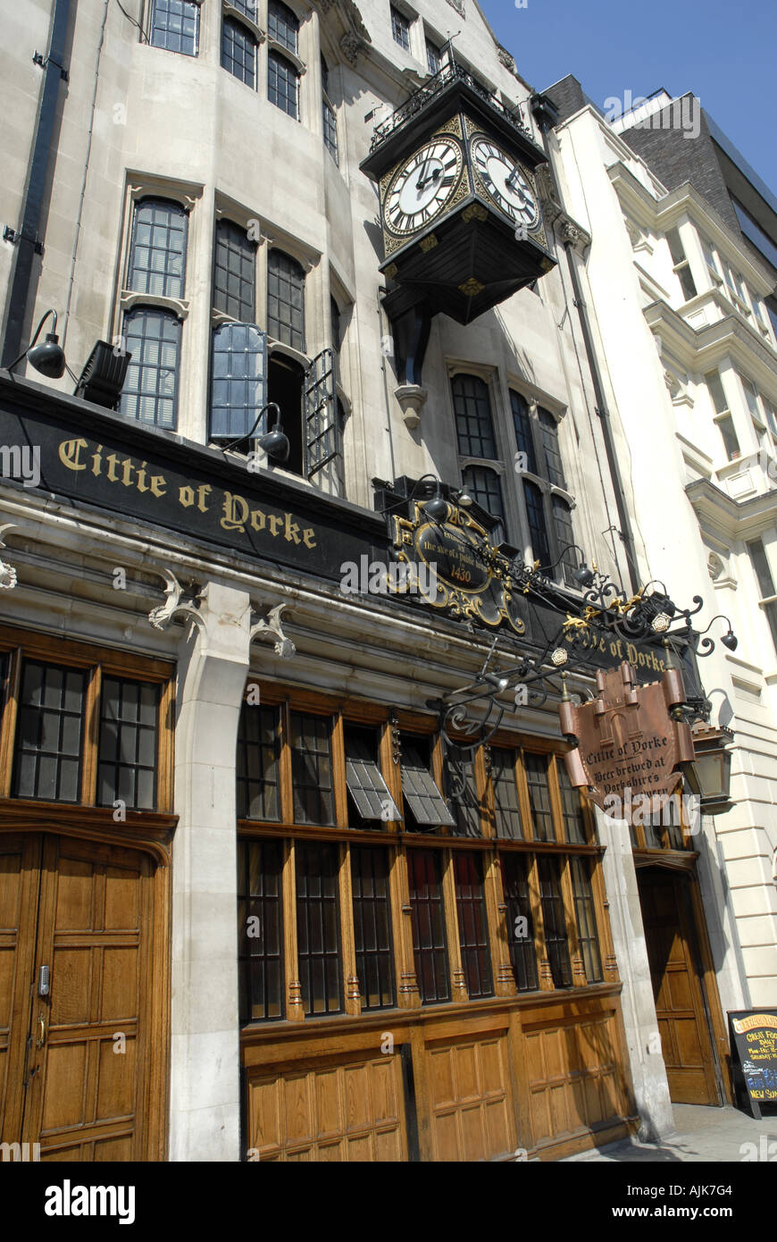 Cittie of Yorke pub in High Holborn London Stock Photo Alamy