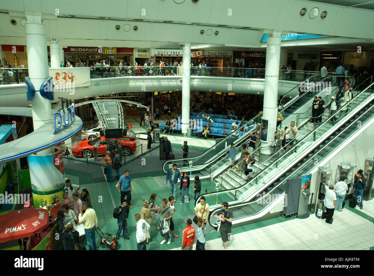 Gatwick South Terminal Shops >> overview of airside shopping concourse Gatwick LGW airport ... Gatwick South Terminal Shops >> overview of airside shopping concourse Gatwick LGW airport ...