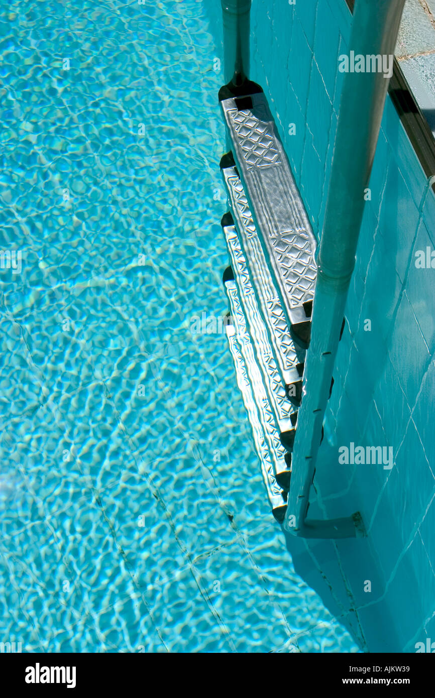 swimming pool steps under water Stock Photo Alamy