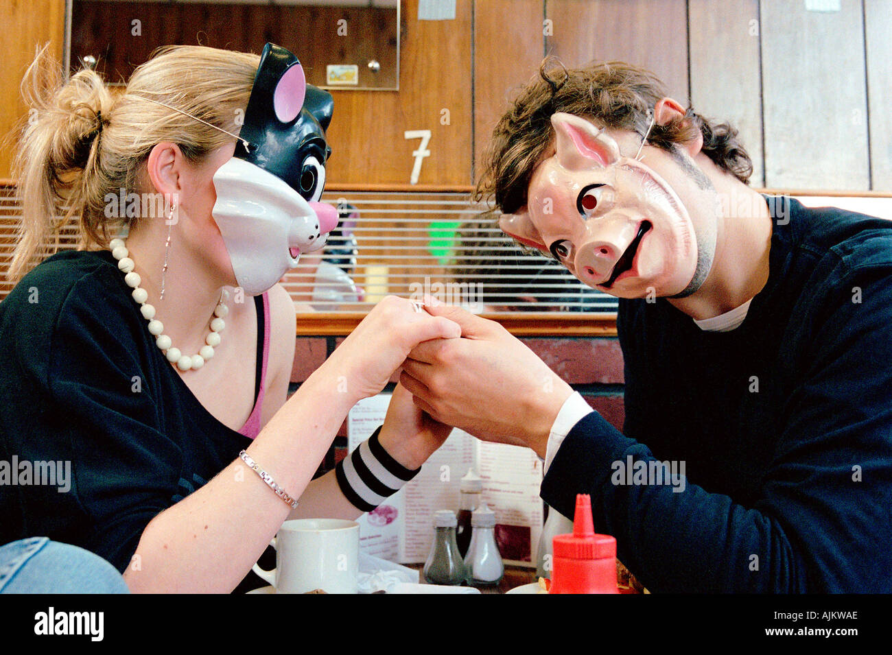 Couple in face mask masks hi-res stock photography and images - Alamy