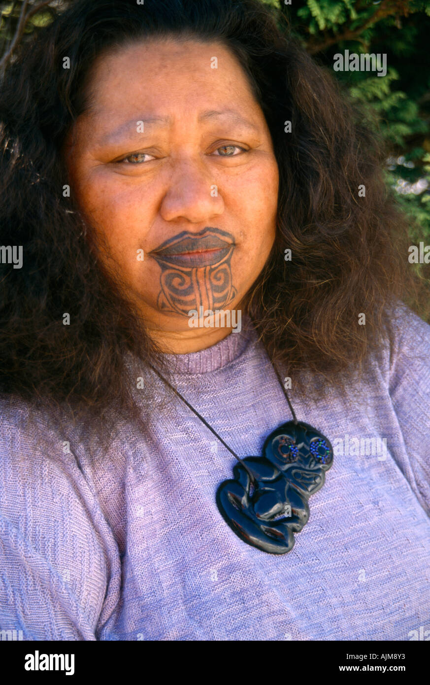 Maori Woman With Face Tattoo Is 1st to Anchor Primetime News - YouTube
