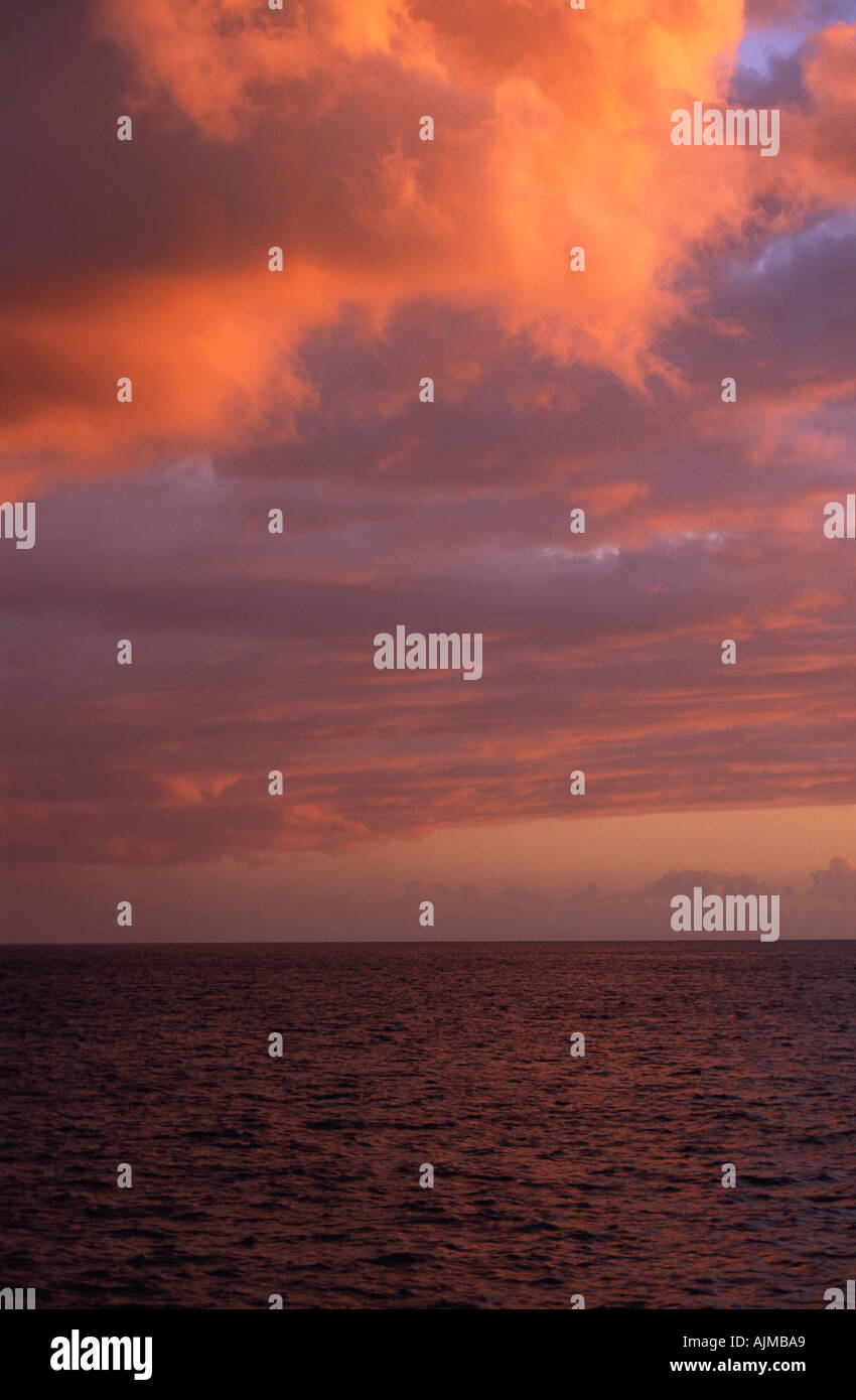 Golden colour of sunset hi-res stock photography and images - Alamy