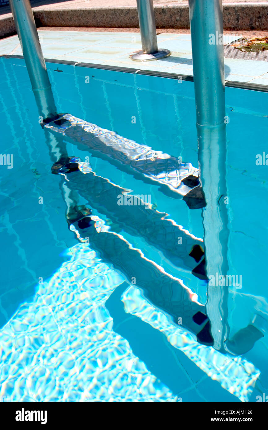 swimming pool steps under water Stock Photo Alamy