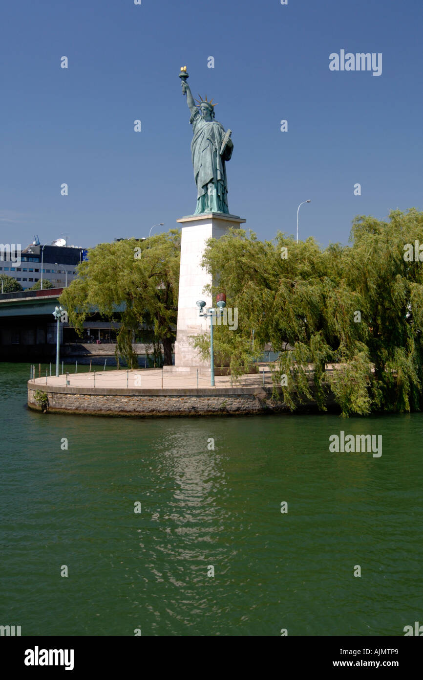 French Statue of Liberty on the Seine River in Paris Stock Photo Alamy