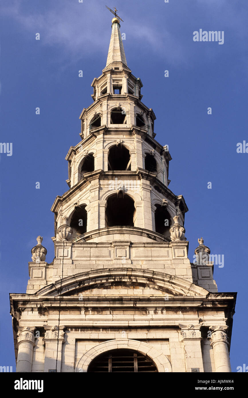 The steeple of St Bride's Church in London Stock Photo