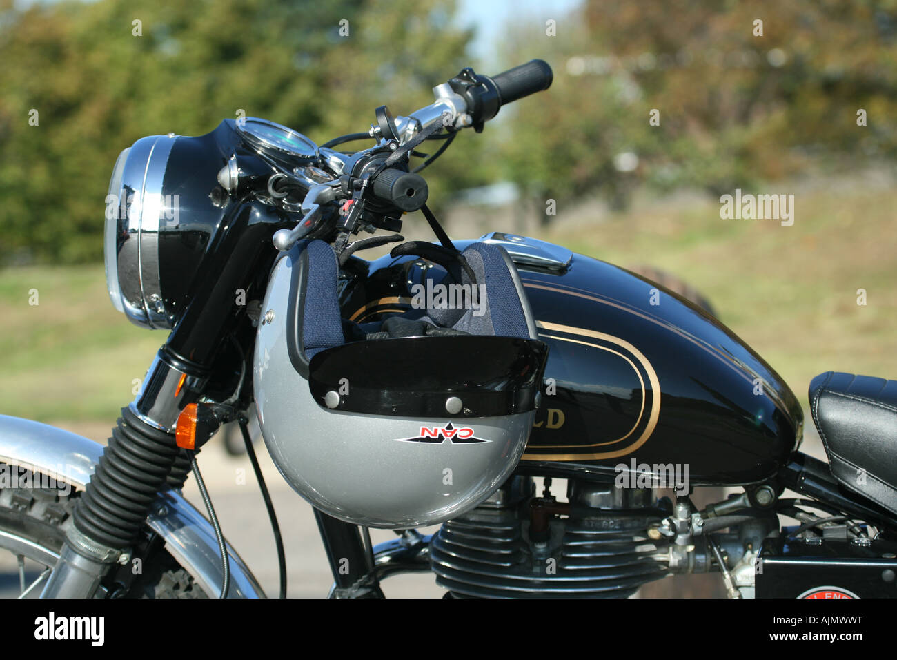 Royal Enfield Bullet 350 é lançada na Índia | Motociclismo Online