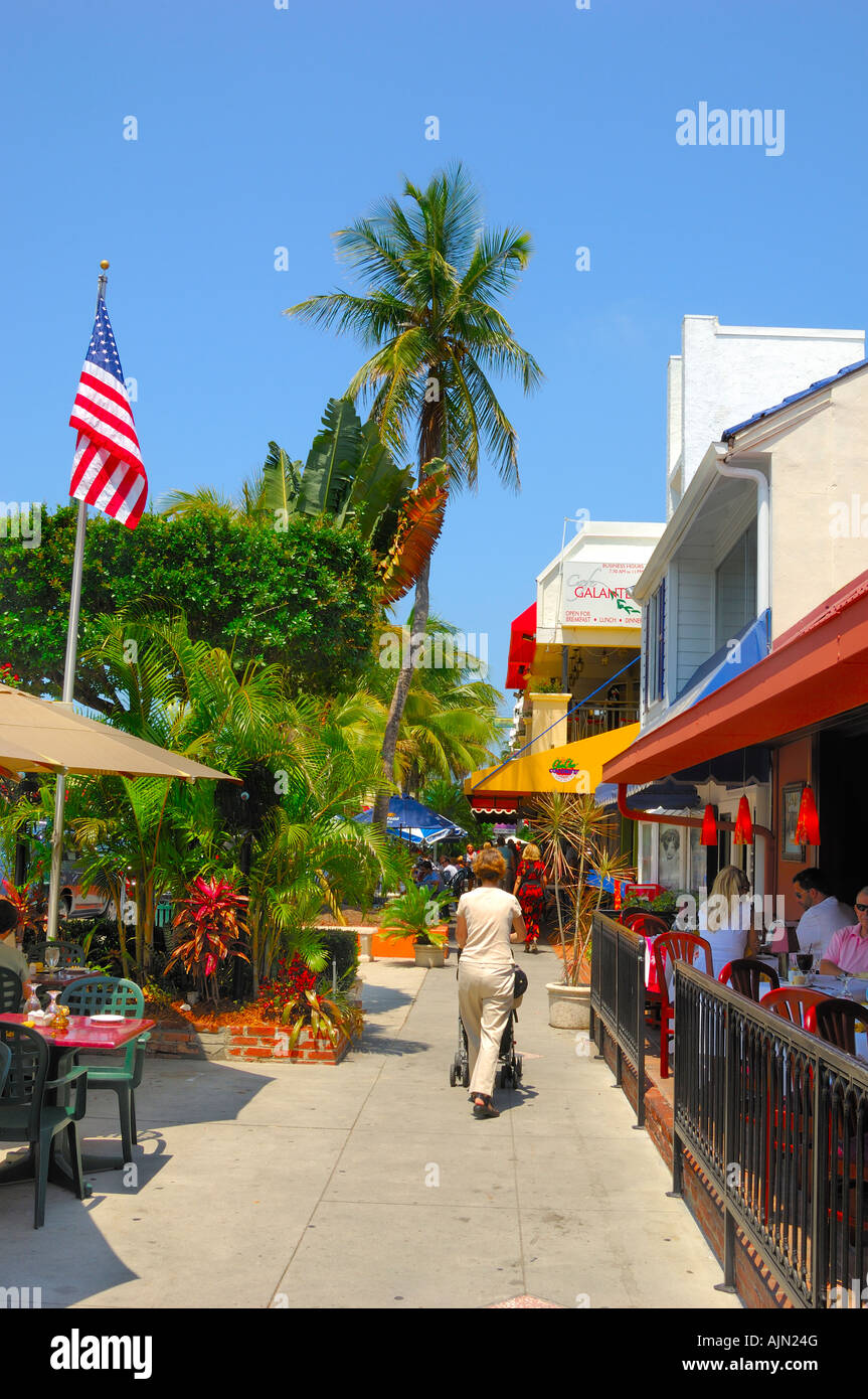 saint st. armands key circular circle shopping eating restaurant centre  district sarasota city florida fl FL usa shot on sunny Stock Photo - Alamy, image size:863x1390