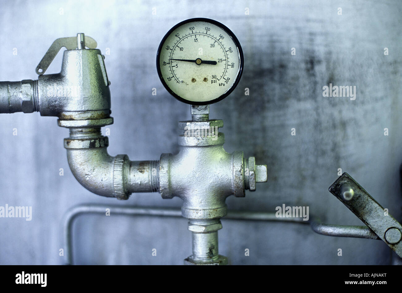 Steam pressure hires stock photography and images Alamy