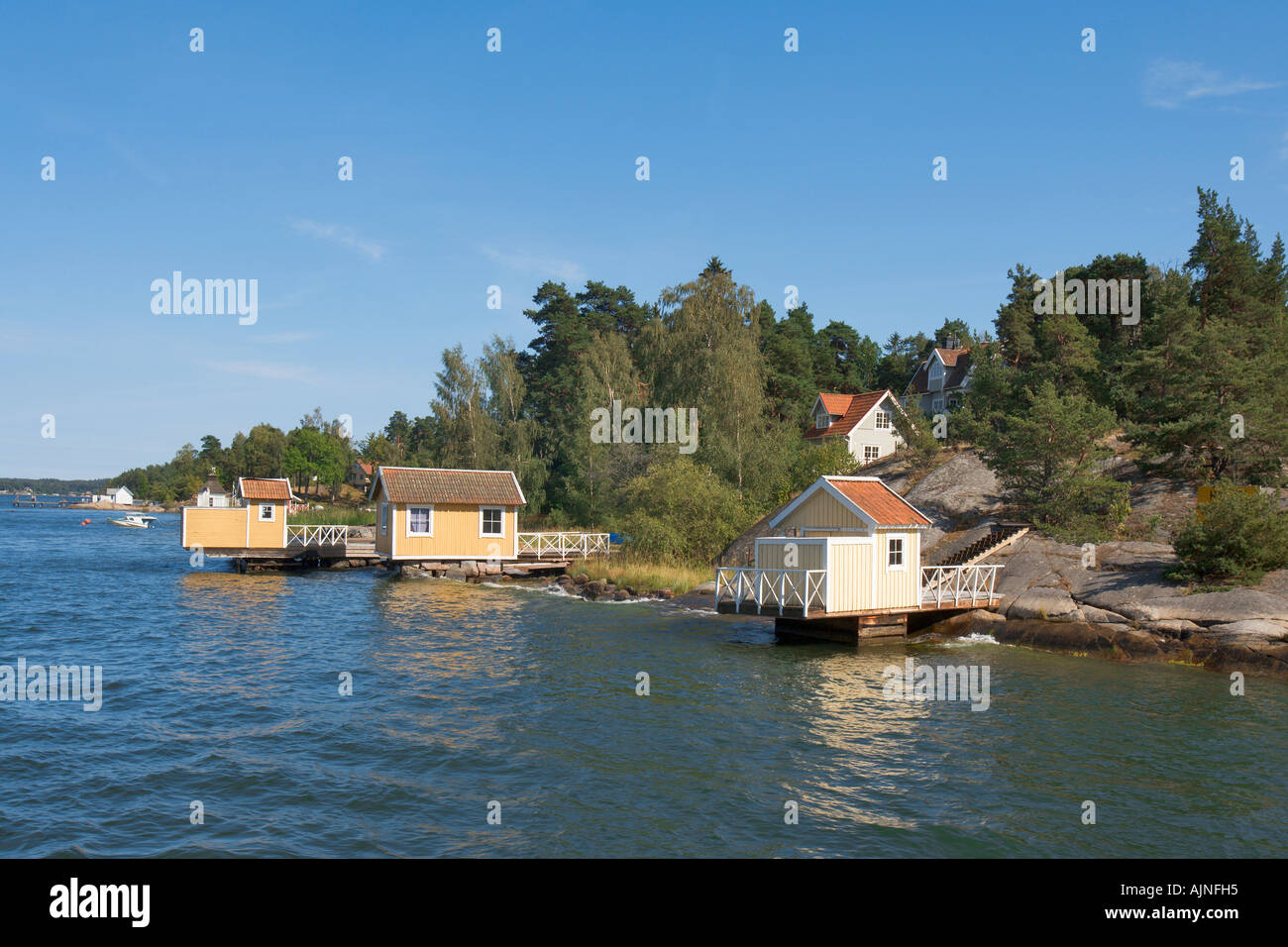 SWEDEN STOCKHOLM ARCHIPELAGO HOUSES ON ISLAND Stock Photo Alamy