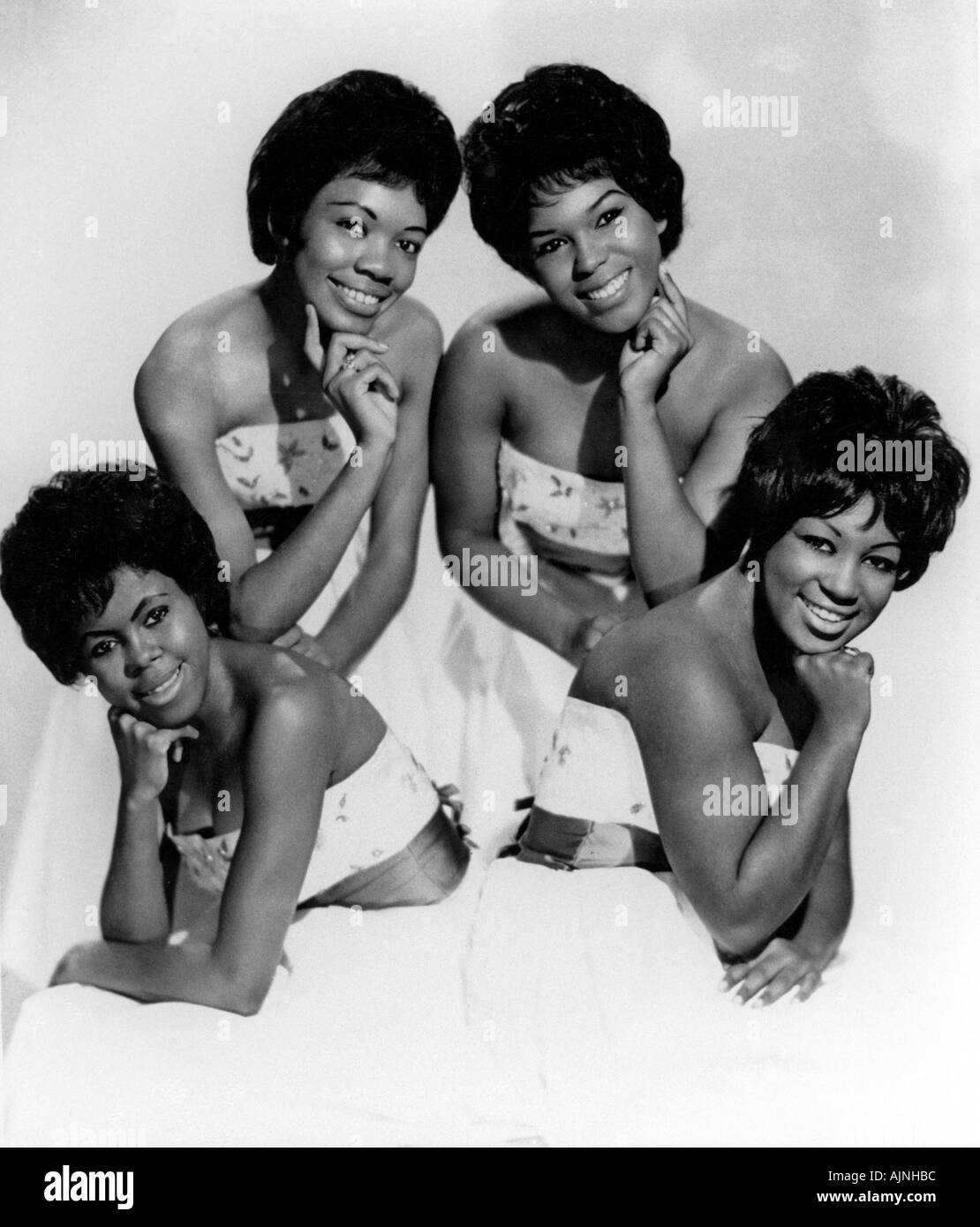 SHIRELLES US vocal group from l Beverly Lee Doris Kenner Shiley Alston  Micky Harris Stock Photo - Alamy